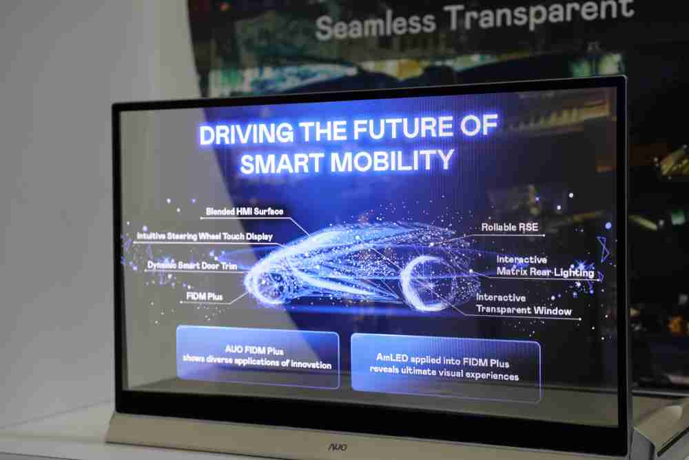 尊龙z6凭借着超高亮度和透明度，，，这款30吋透明Micro LED显示器在AR系统与智慧零售具有潜在的应用价值。。